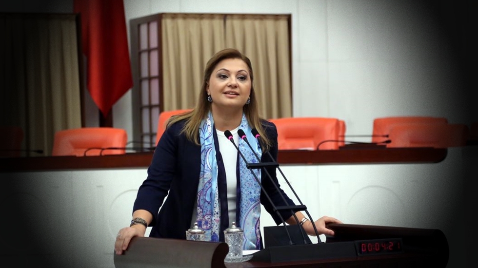 STATÜ DEĞİŞİKLİĞİ BEKLEYEN ÜNİVERSİTELİ İŞÇİLER…