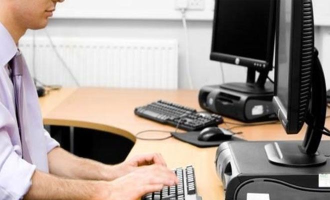 ÜNİVERSİTELİ İŞÇİLER STATÜ DEĞİŞİKLİĞİ İSTİYOR