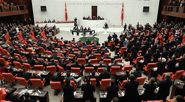 Üniversiteli işçiler yasal düzenleme bekliyor