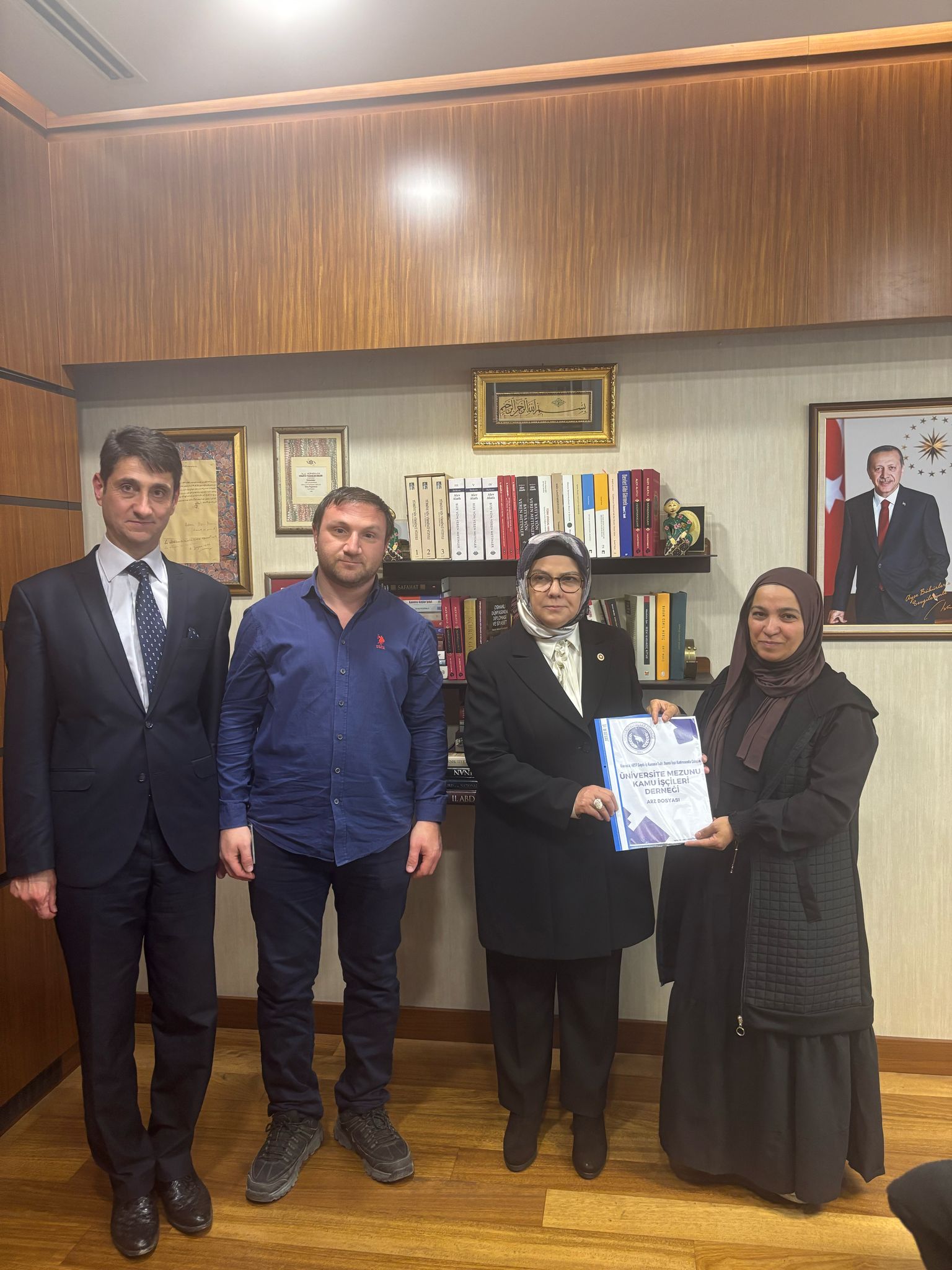 Üniversiteli İşçiler Derneği Yönetimi, TBMM’de Kayseri İl Milletvekili Ayşe Böhürler’i makamında ziyaret etti